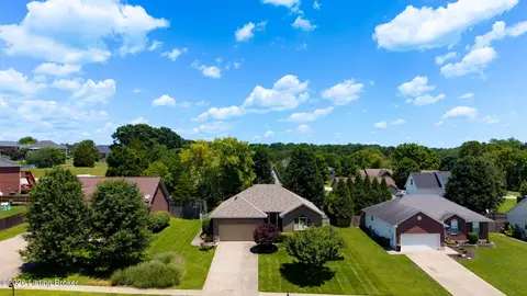 222 Misty Brooke Dr, Mount Washington, KY 40047