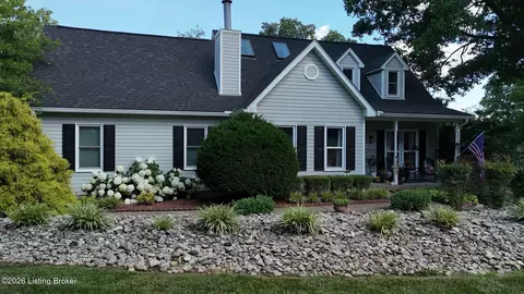 1915 Crystal Dr, La Grange, KY 40031