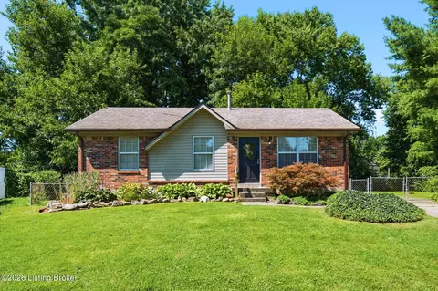 3602 Rolling Stone Ct, Louisville, KY 40229