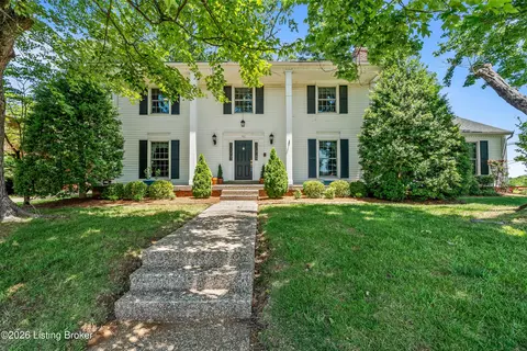 911 Thorpe Dr, Douglass Hills, KY 40243