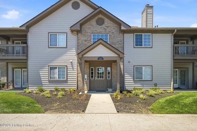 1300 Bee Ln #202, Louisville, KY 40243