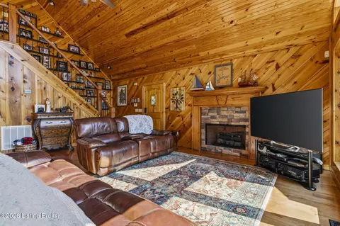 Living - 99 Wren Ln, Bee Spring, KY 42207 photo 1 of 2