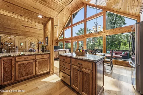 Kitchen - 99 Wren Ln, Bee Spring, KY 42207 photo 4 of 6