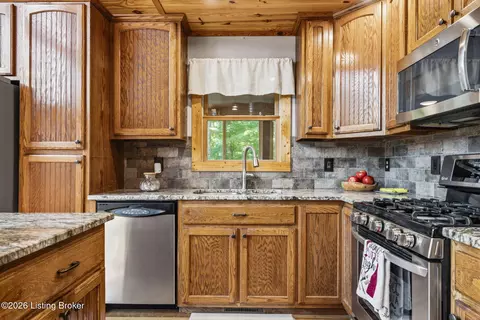 Kitchen - 99 Wren Ln, Bee Spring, KY 42207 photo 2 of 6
