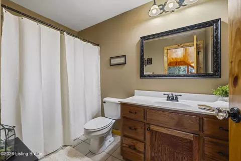 Bath - 99 Wren Ln, Bee Spring, KY 42207 photo 3 of 7