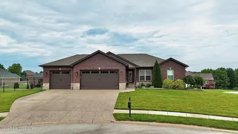 2904 Coldstream Dr, Jeffersonville, IN 47130