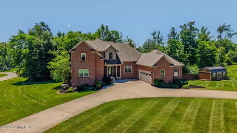 2801 Hollow Oak Dr, Crestwood, KY 40014
