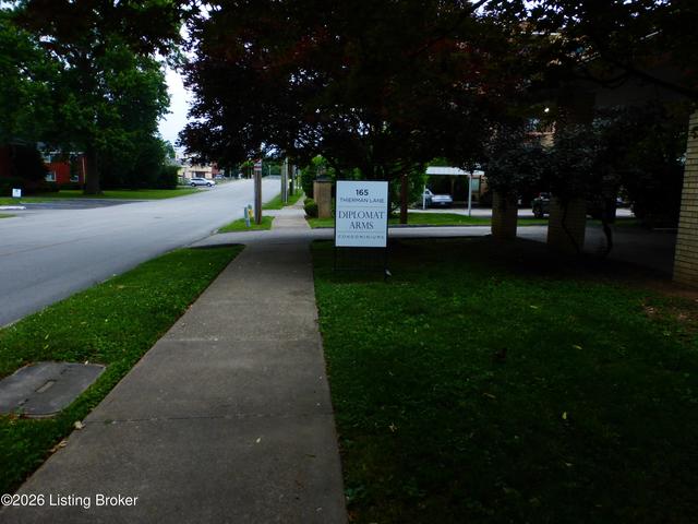 165 Thierman Ln #208, Louisville, KY 40207