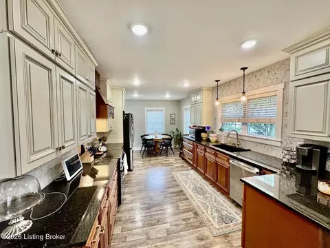 204 E Virginia Ave, Springfield, KY 40069 photo 8