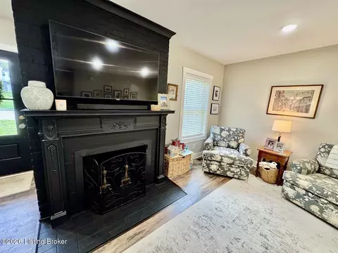 204 E Virginia Ave, Springfield, KY 40069 photo 5