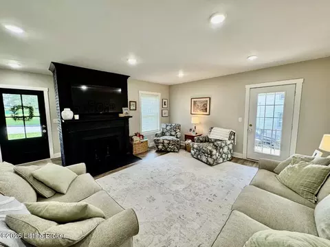 204 E Virginia Ave, Springfield, KY 40069 photo 4