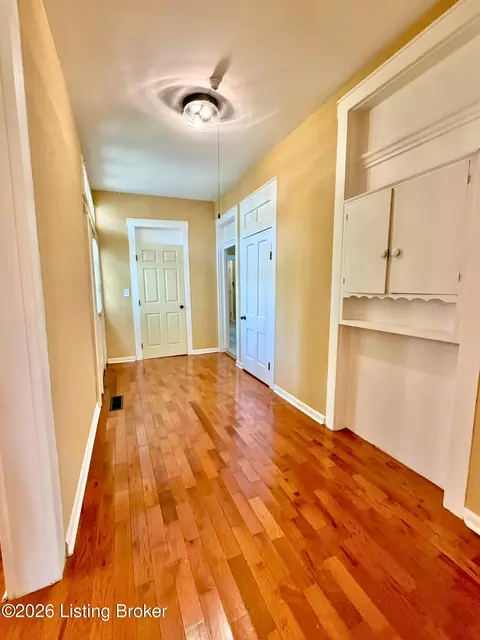 Entry Way - 516 N Walnut St, Springfield, KY 40069 photo 1 of 3