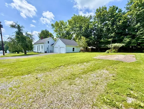 Exterior - 516 N Walnut St, Springfield, KY 40069 photo 8 of 15