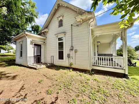 Exterior - 516 N Walnut St, Springfield, KY 40069 photo 14 of 15
