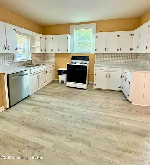 Kitchen - 516 N Walnut St, Springfield, KY 40069 photo 2 of 2