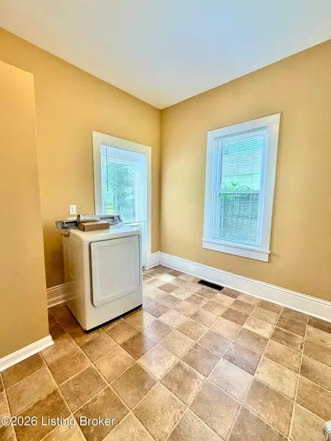 Other - 516 N Walnut St, Springfield, KY 40069 photo 10 of 14