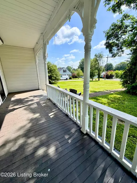 Exterior - 516 N Walnut St, Springfield, KY 40069 photo 6 of 15