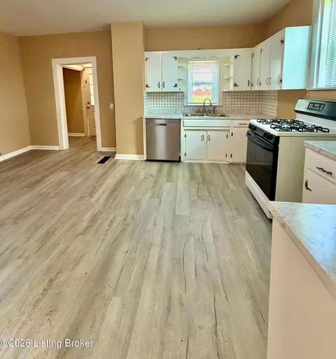 Kitchen - 516 N Walnut St, Springfield, KY 40069 photo 1 of 2