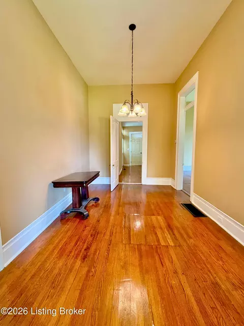 Dining - 516 N Walnut St, Springfield, KY 40069 photo 1 of 2