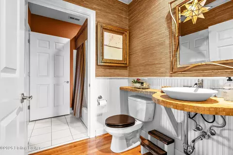 Bath - 5305 Juniper Beach Rd, Prospect, KY 40059 photo 5 of 5