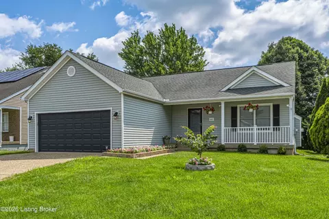 4517 Fallen Apple Ln, Louisville, KY 40218