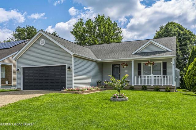 4517 Fallen Apple Ln, Louisville, KY 40218