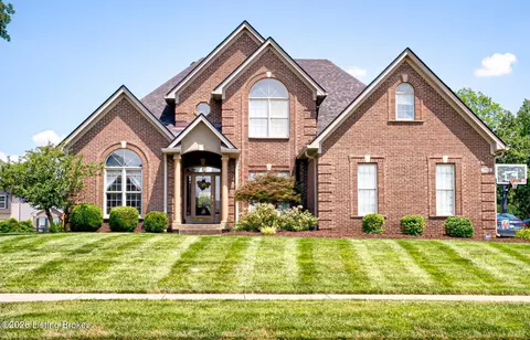 7915 Kendrick Crossing Ln, Louisville, KY 40291