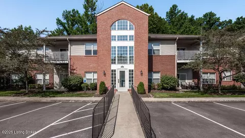 9208 Hawthorne Pointe Dr #102, Louisville, KY 40272