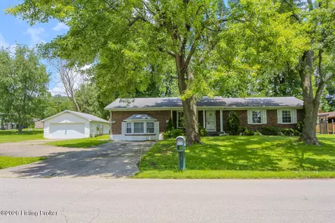 2315 Pikes Peak Blvd, Louisville, KY 40214