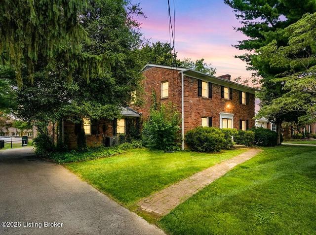 3304 Pineneedle Ln, Louisville, KY 40241