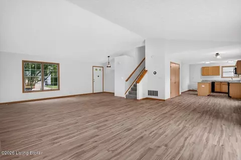 7317 Orchard Lake Blvd, Louisville, KY 40218