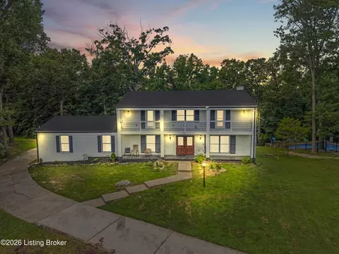 9108 Lakeridge Dr, Louisville, KY 40272