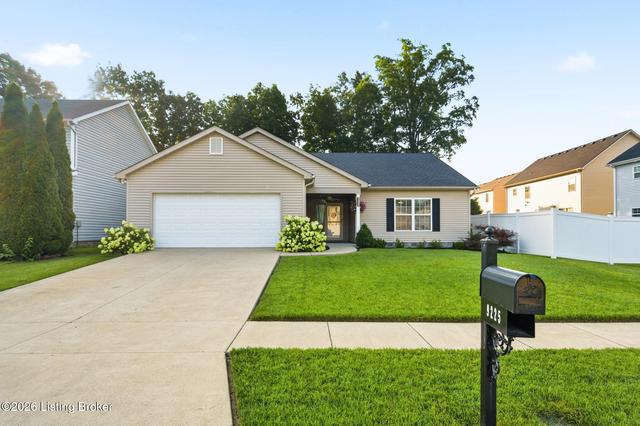 9225 River Trail Dr, Louisville, KY 40229