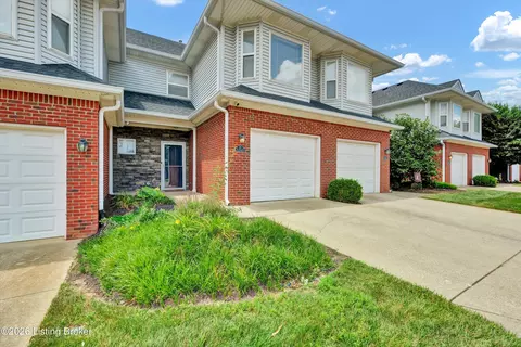 13545 Pinnacle Gardens Cir, Louisville, KY 40245