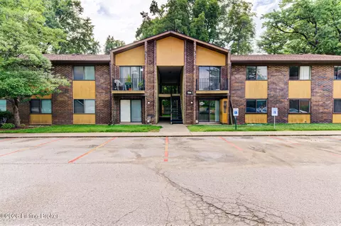 7074 Wildwood Cir #162, Louisville, KY 40291