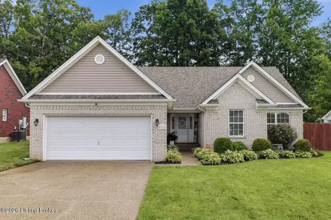 537 Shady Glen Cir, Shepherdsville, KY 40165