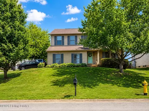 5213 Rainmaker Ct, Louisville, KY 40229