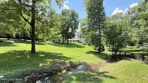 702 Dorsey Ln, Louisville, KY 40223