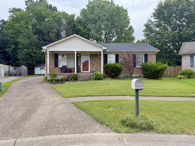 4015 Cedarway Ct, Louisville, KY 40229