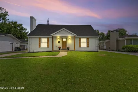 6817 Green Meadow Cir, Louisville, KY 40207
