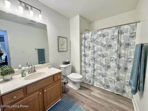 Bath - 288 Cornell Ave, Mount Washington, KY 40047 photo 4 of 6