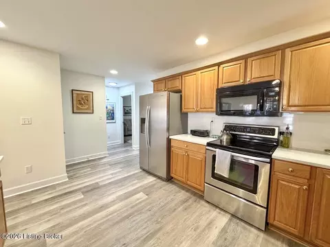 Kitchen - 288 Cornell Ave, Mount Washington, KY 40047 photo 4 of 5