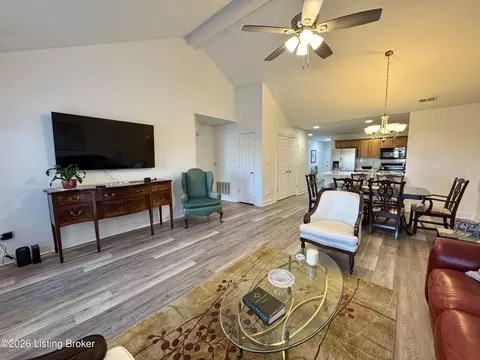 Living - 288 Cornell Ave, Mount Washington, KY 40047 photo 2 of 4