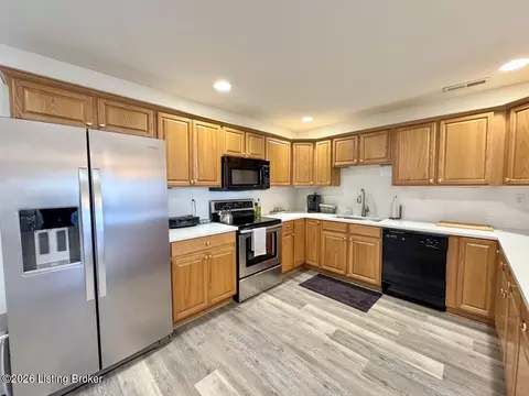 Kitchen - 288 Cornell Ave, Mount Washington, KY 40047 photo 2 of 5