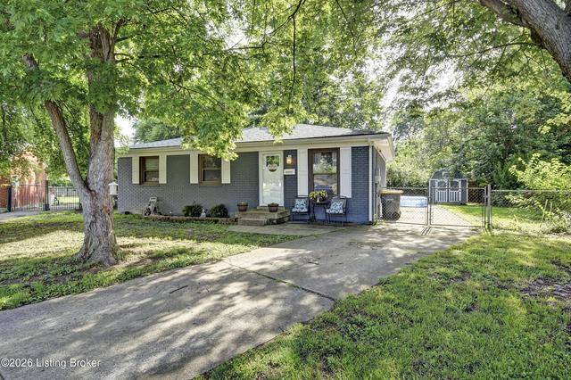 5405 Thunder Ct, Louisville, KY 40272