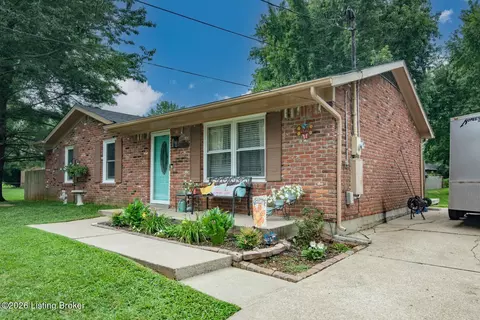 225 Beechwood Ln, Mount Washington, KY 40047