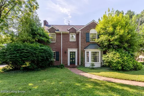 15 Westwind Rd, Louisville, KY 40207