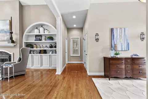 Entry Way - 3616 Eagles Trce, Floyds Knobs, IN 47119 photo 5 of 20
