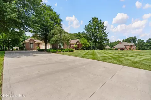 Exterior - 3616 Eagles Trce, Floyds Knobs, IN 47119 photo 15 of 18