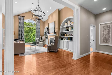 Entry Way - 3616 Eagles Trce, Floyds Knobs, IN 47119 photo 2 of 20